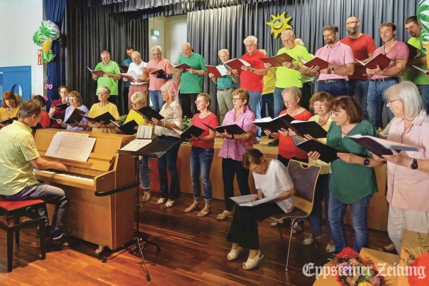 Der gemischte Chor des Sängerbundes 1851 Vockenhausen präsentierte sein Sommerprogramm „Ab in den Süden“ unter der Leitung von Konstantin Karklisiyski. Konzert-des-Chorprojekts-Ab-in-den-Sueden